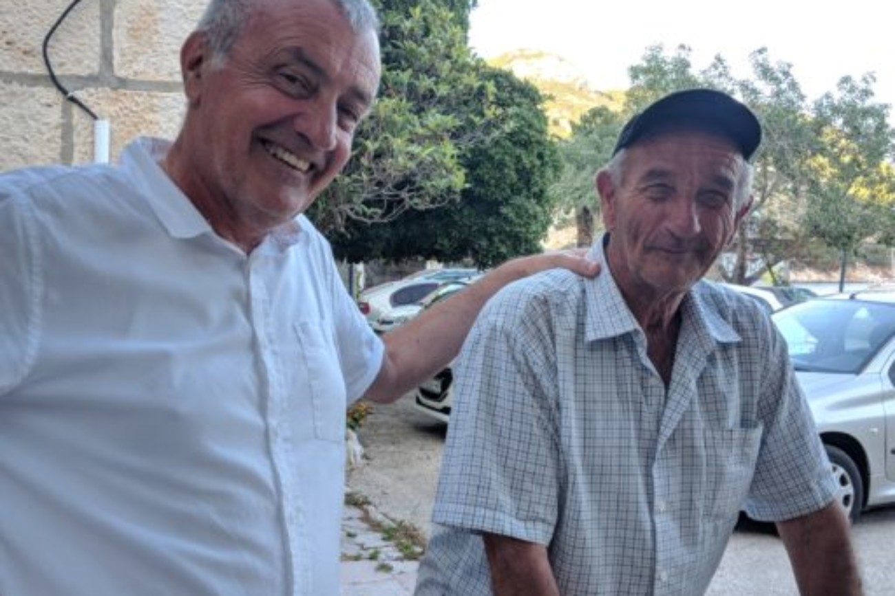 Maker:0x4c,Date:2017-10-25,Ver:4,Lens:Kan03,Act:Lar01,E-Y